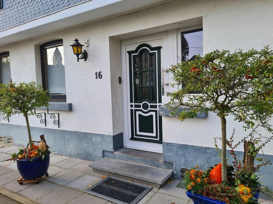 Haus Paesch Nahe See Mit Beheiztem Whirlpool/Sauna Butgenbach Exteriér fotografie